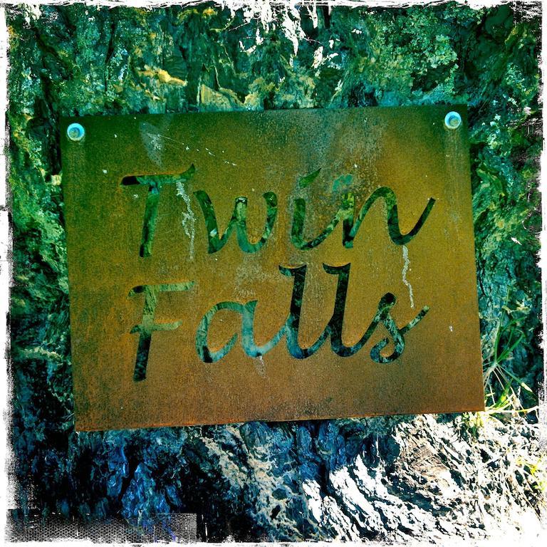 Twin Falls Bush Cottages Fitzroy Falls Room photo